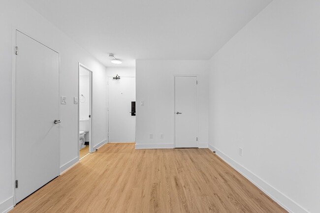 Building Photo - 135 Tyndall Ave