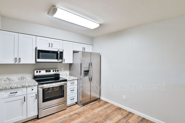 Foto del edificio - 6221 E Greenway St