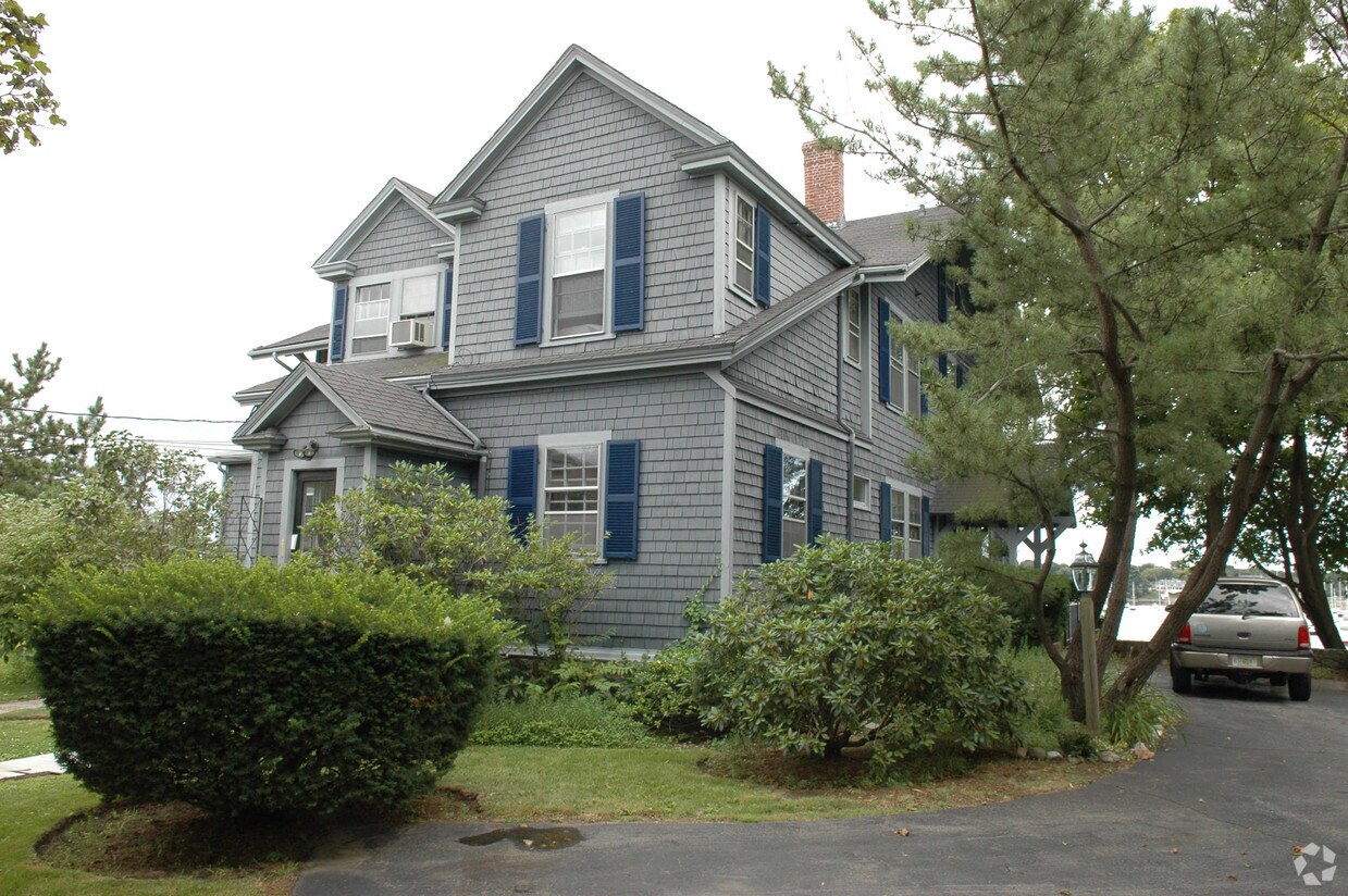 133 Front St, Marblehead, MA 01945 Apartments at 133 Front St