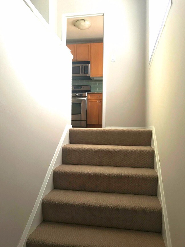 Foto del edificio - 155 Serrano Dr