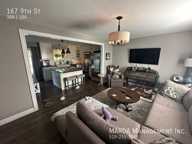 Photo du bâtiment - BEAUTIFUL 3BED 1BATH BUNGALOW IN BELLE RIV...