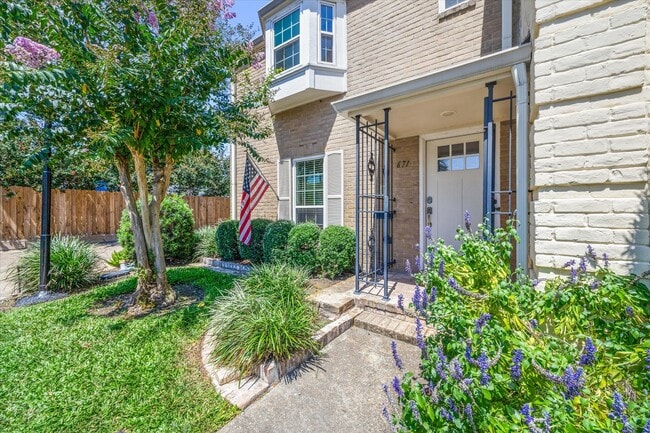 Foto del edificio - 671 N Post Oak Ln