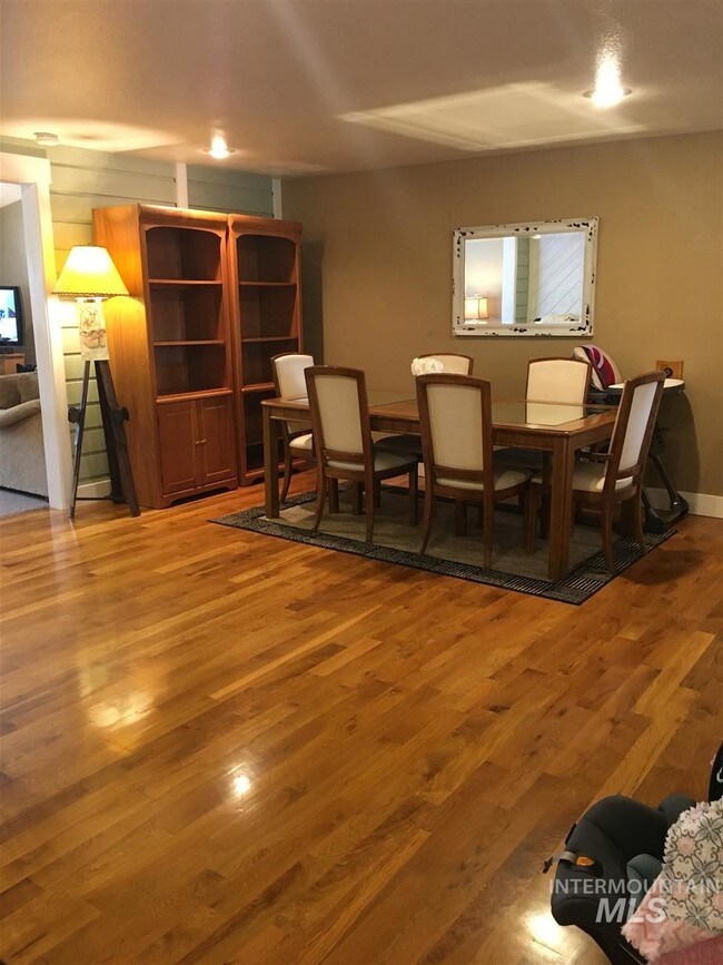 Foto del edificio - 7914 Wesley Dr