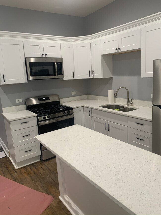 Cocina - 2309 S Leavitt St