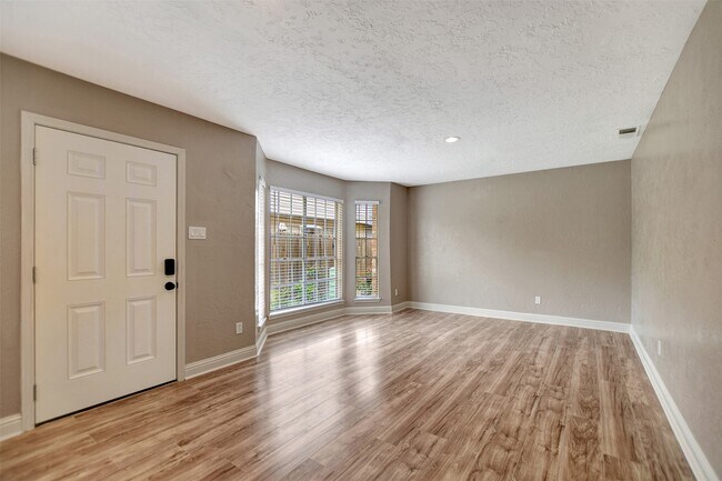 Foto del edificio - 3826 Willow Springs Ln
