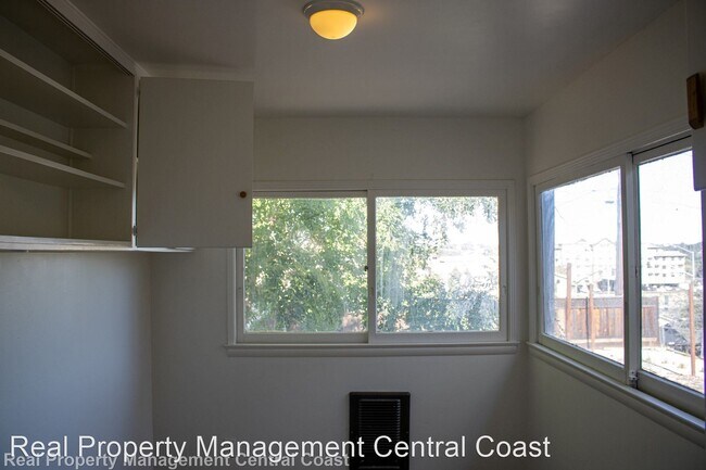 Building Photo - 3 br, 2 bath House - 420 Oak Street