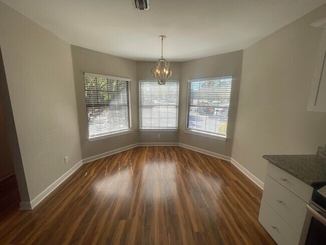 Building Photo - 126 Baybridge Dr