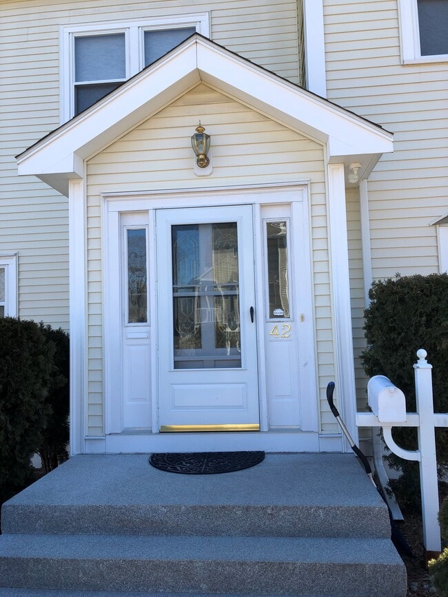 Building Photo - 42 Etna Rd