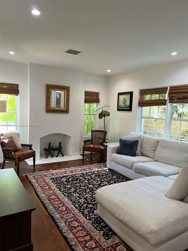 Foto del edificio - 2145 SW 24th St