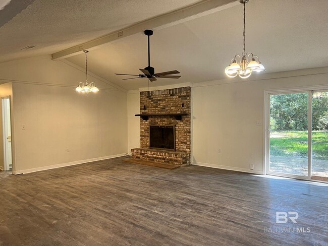 Building Photo - 803 Camellia Ln