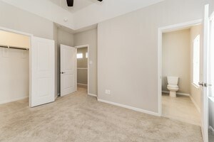 Foto del edificio - 2242 Cross Colony Dr