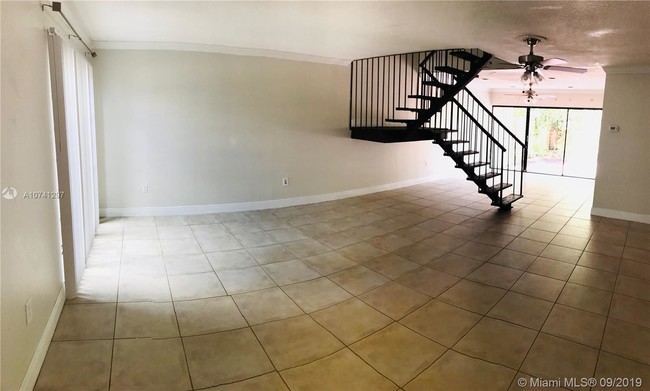Building Photo - 6504 Kendale Lakes Dr