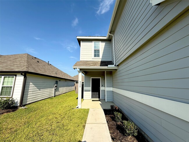 Building Photo - 5426 James Michael Dr