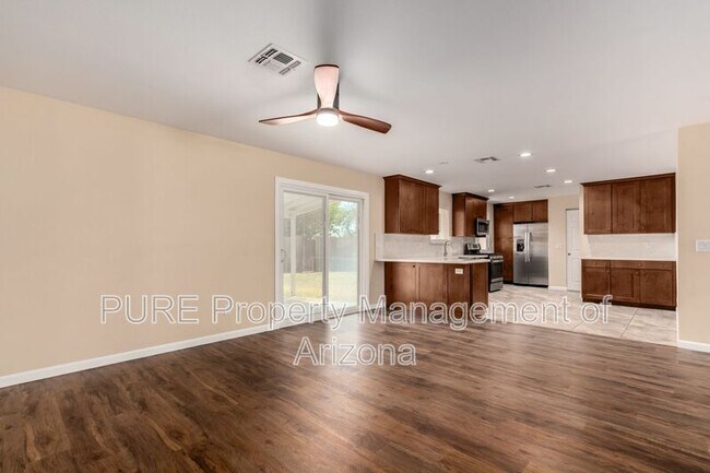 Building Photo - 4131 W Mission Ln