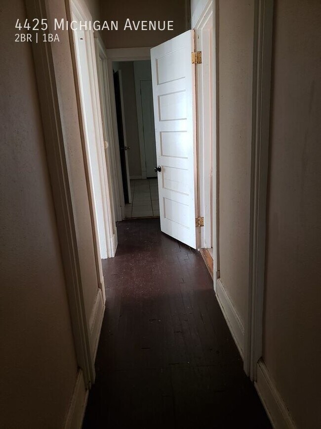 Building Photo - Spacious South City 2 Bedroom
