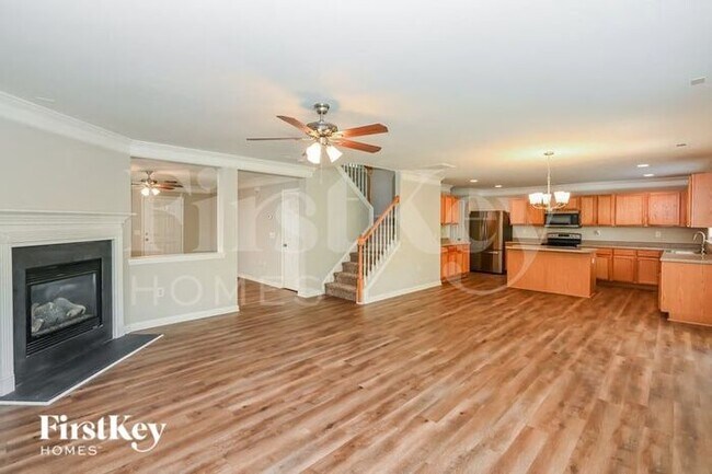 Foto del edificio - 10827 Glenluce Ave