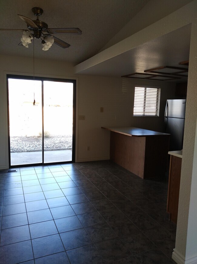 Foto del edificio - 4192 Knoblock Rd