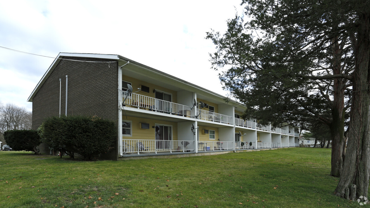 Primary Photo - Willow Brook Apartments