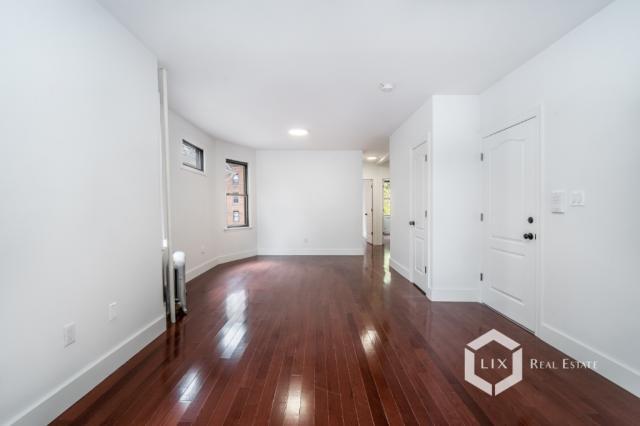 Foto del edificio - 4 bedroom in BROOKLYN NY 11218