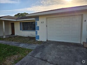 Building Photo - 813 Goldcoast Dr