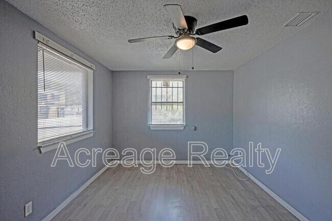 Building Photo - 4114 Moncrief Rd