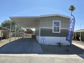 Building Photo - 10701 N 99th Ave