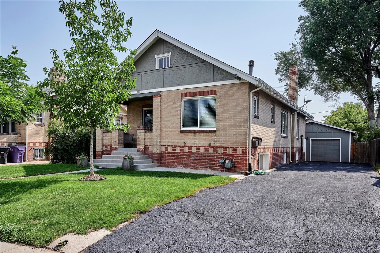 Primary Photo - 1434 Perry St