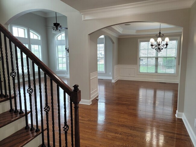 Building Photo - 1005 Brittain Downs Dr