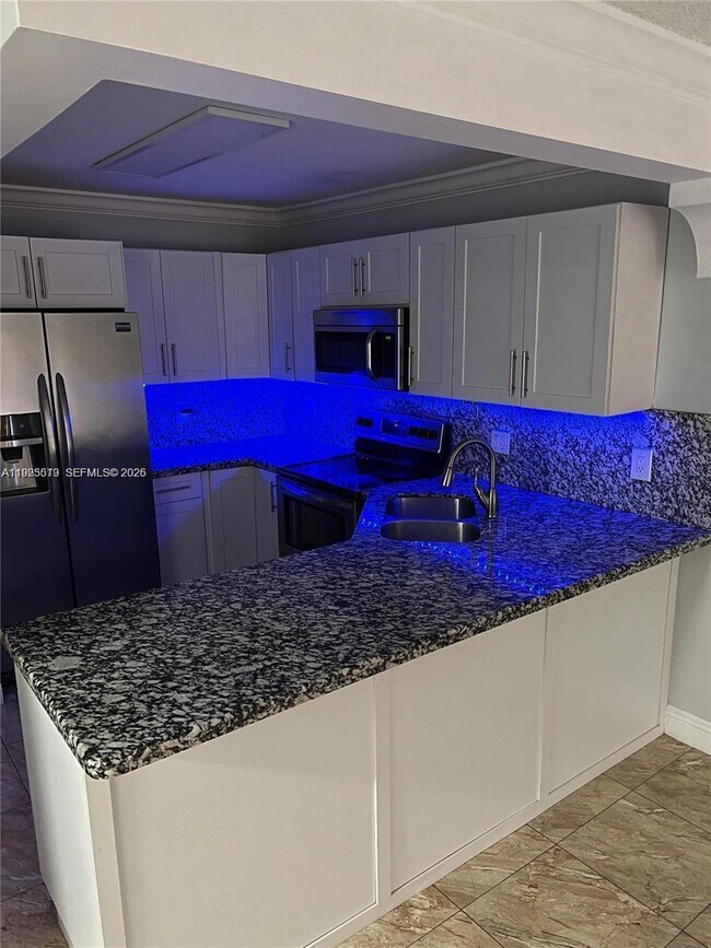 Foto del edificio - 1075 W 68th St