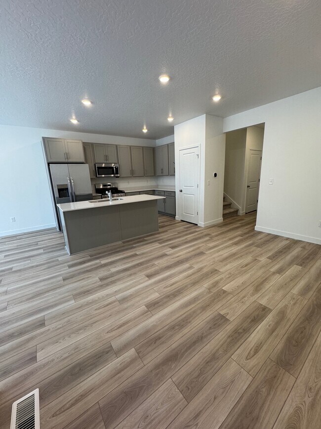 Foto del edificio - 2484 Wildwood Ln