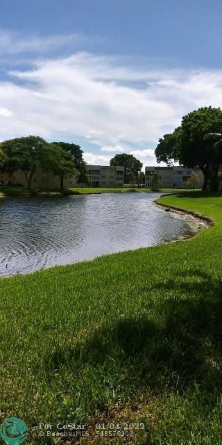 Foto del edificio - 6300 NW 62nd St