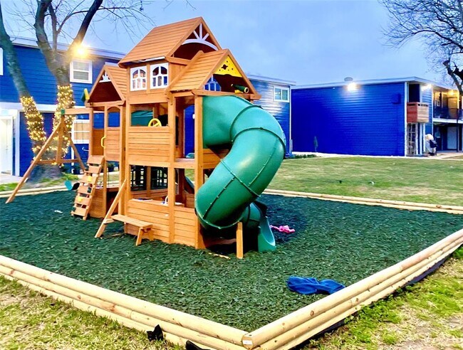 Building Photo - 2802 Westside Dr