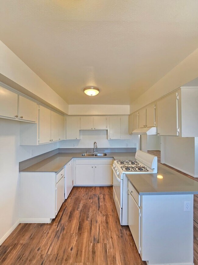 Foto del edificio - 8342 Columbine Ave