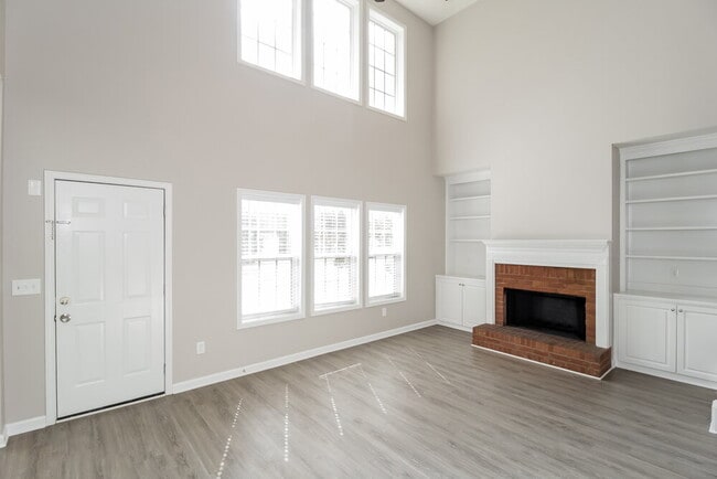 Foto del edificio - 5639 Waldens Farm Dr