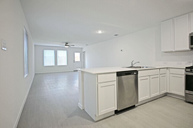 Foto del edificio - 2415 Shady Grv