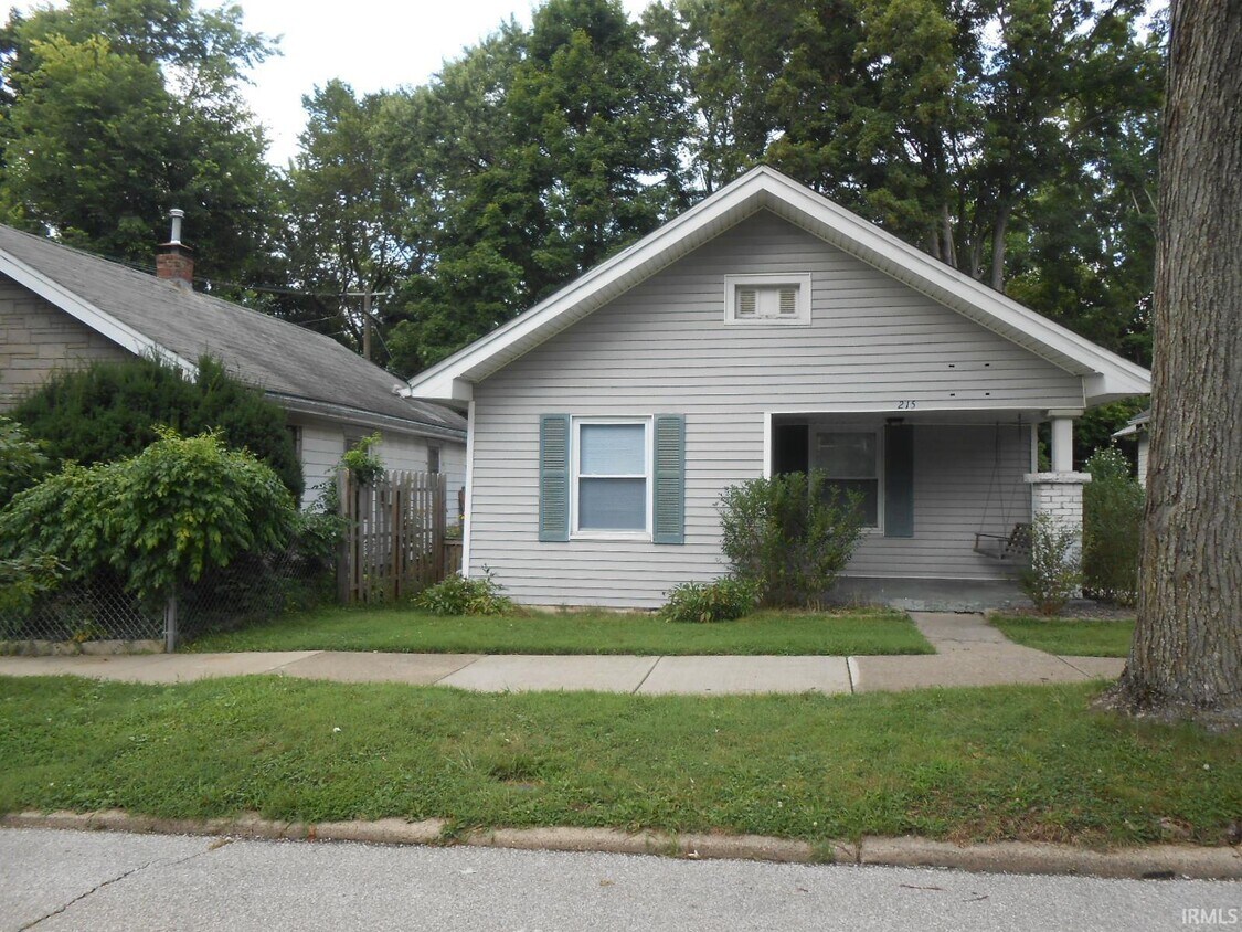 Primary Photo - 215 E 12th St