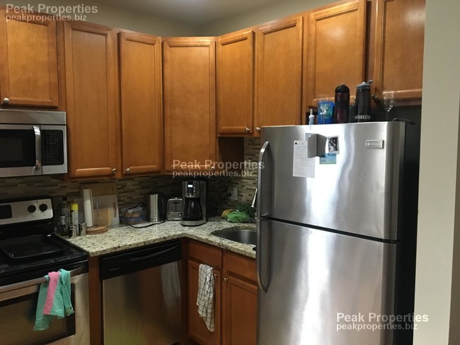 Building Photo - Beautiful 1 Bedroom Apartment in Nobel Square