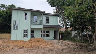 Building Photo - 3525 Herrling St