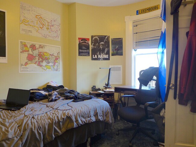 Building Photo - 8 Worthington St