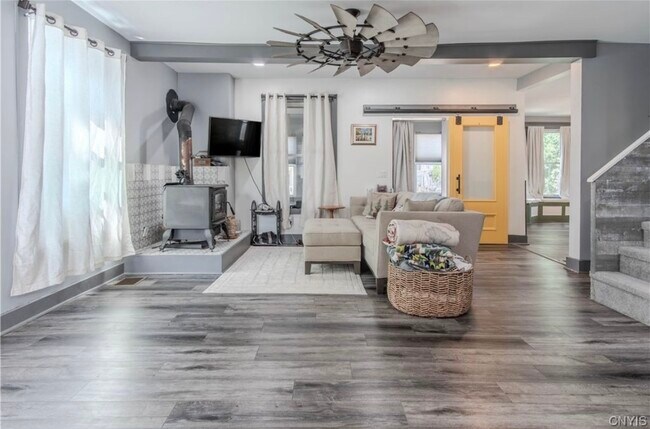 Foto del edificio - 43928 NY-37