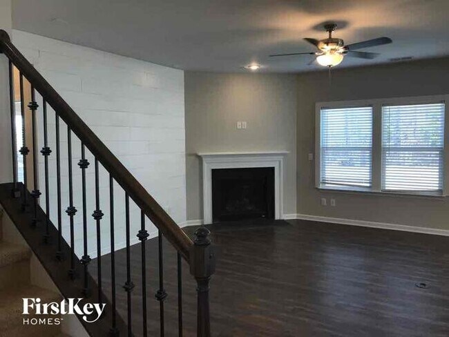 Building Photo - 6312 Durango Way