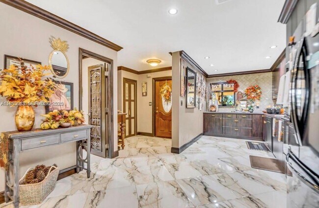 Building Photo - 3994 Estepona Ave