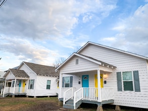 Building Photo - 229 W 3rd St