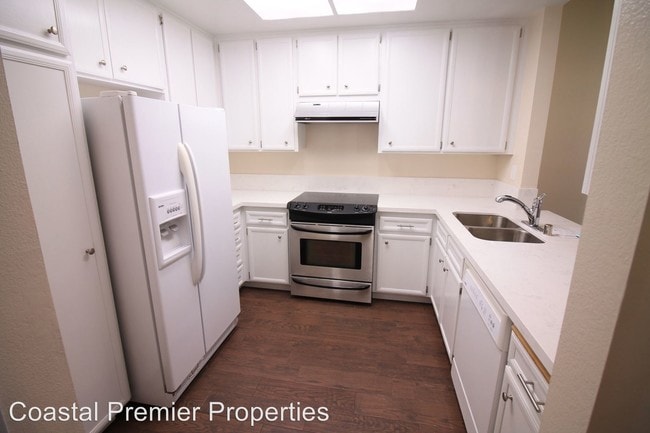 Building Photo - 942 Lupine Hills Dr