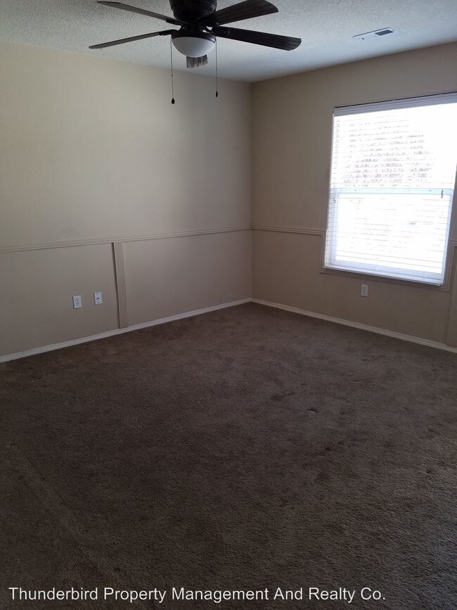 Building Photo - 1318 Spruce Meadows Dr NE