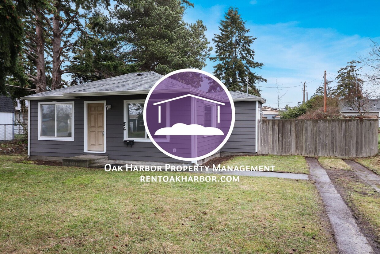 Primary Photo - Remodeled - 2 Bed 1 Bath - Fully Fenced - ...