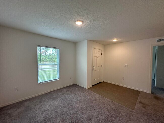 Building Photo - 550 Osmosis Dr