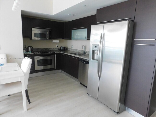 Foto del edificio - 950 Brickell Bay Dr