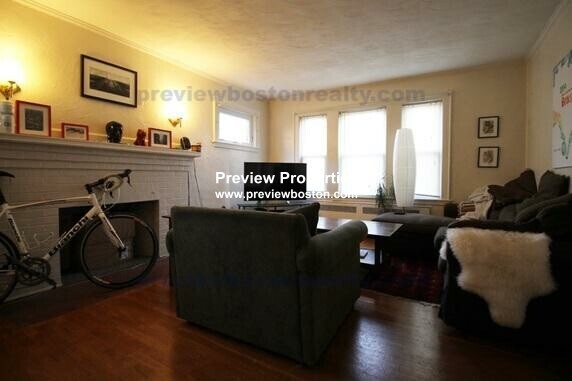 Foto del edificio - 262 Corey Rd