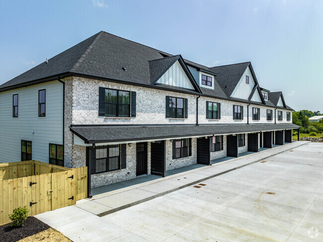 Foto del edificio - East Adams Townhomes